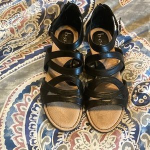 BOC womens 10 black leather wedge sandal
